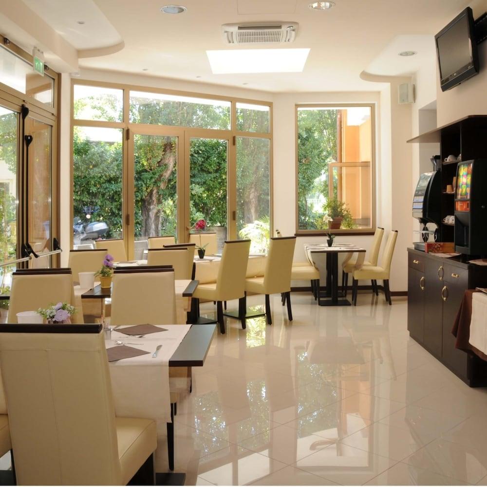 Hotel Sonia Aquilinia Экстерьер фото