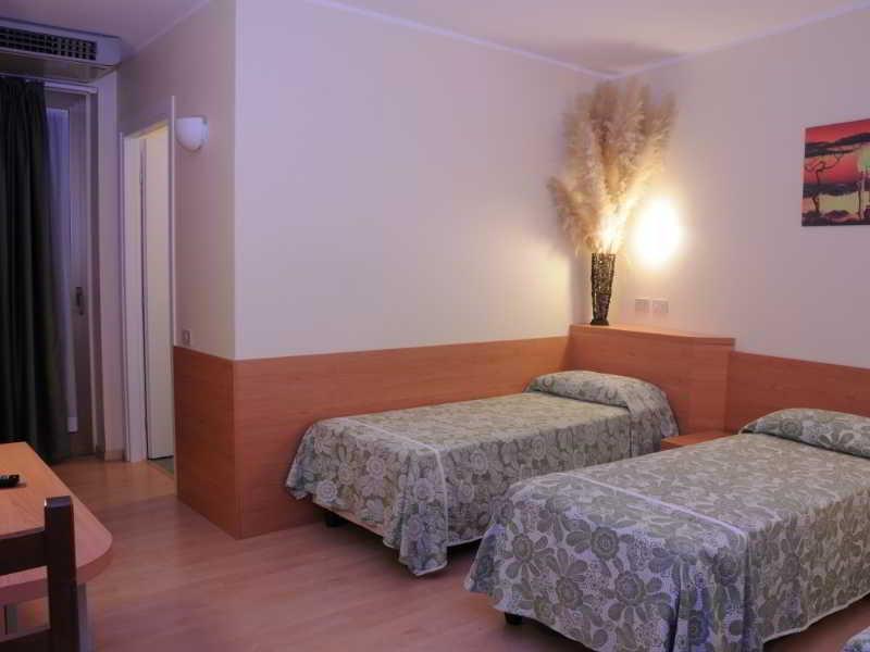 Hotel Sonia Aquilinia Экстерьер фото