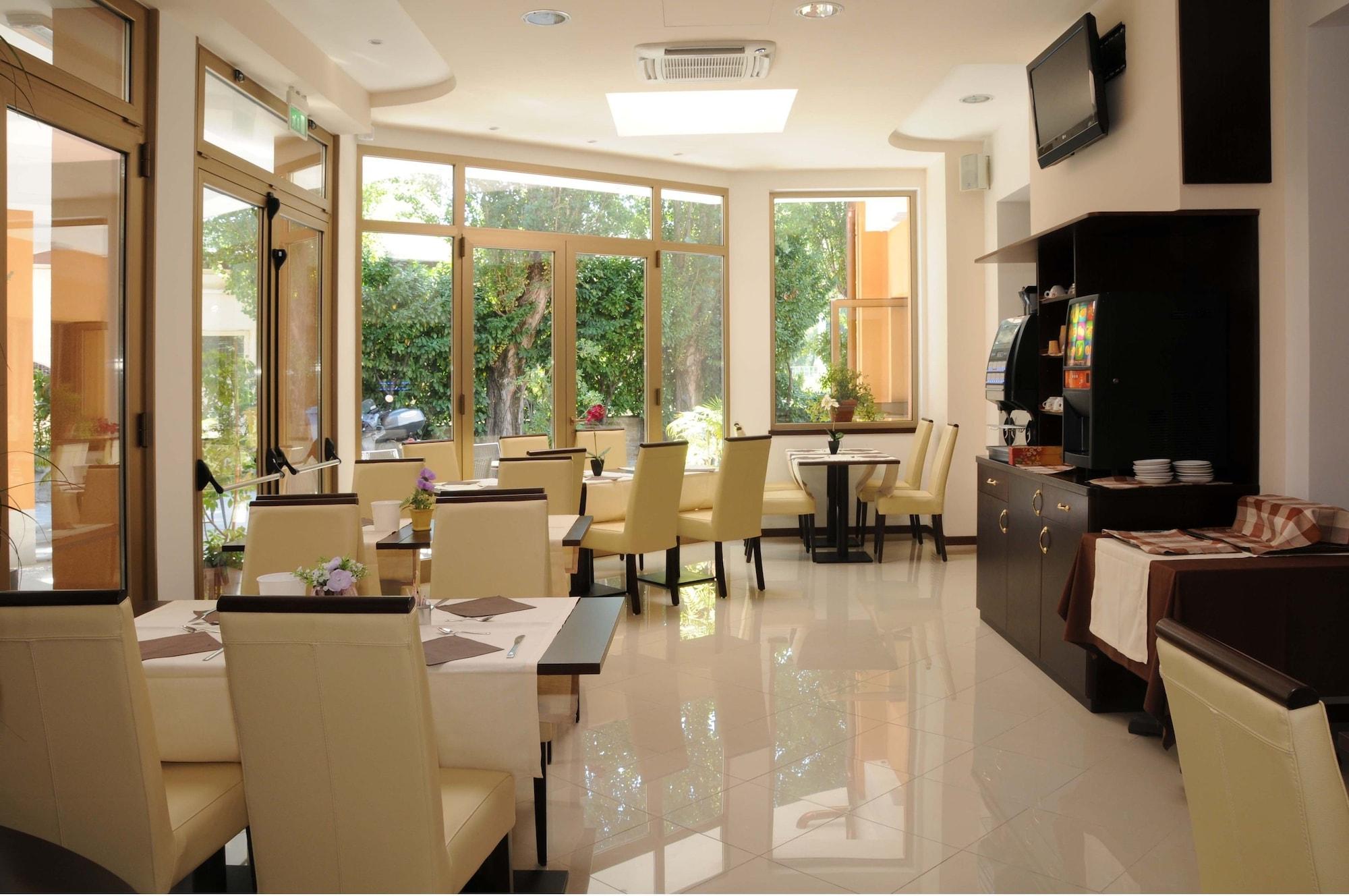 Hotel Sonia Aquilinia Экстерьер фото