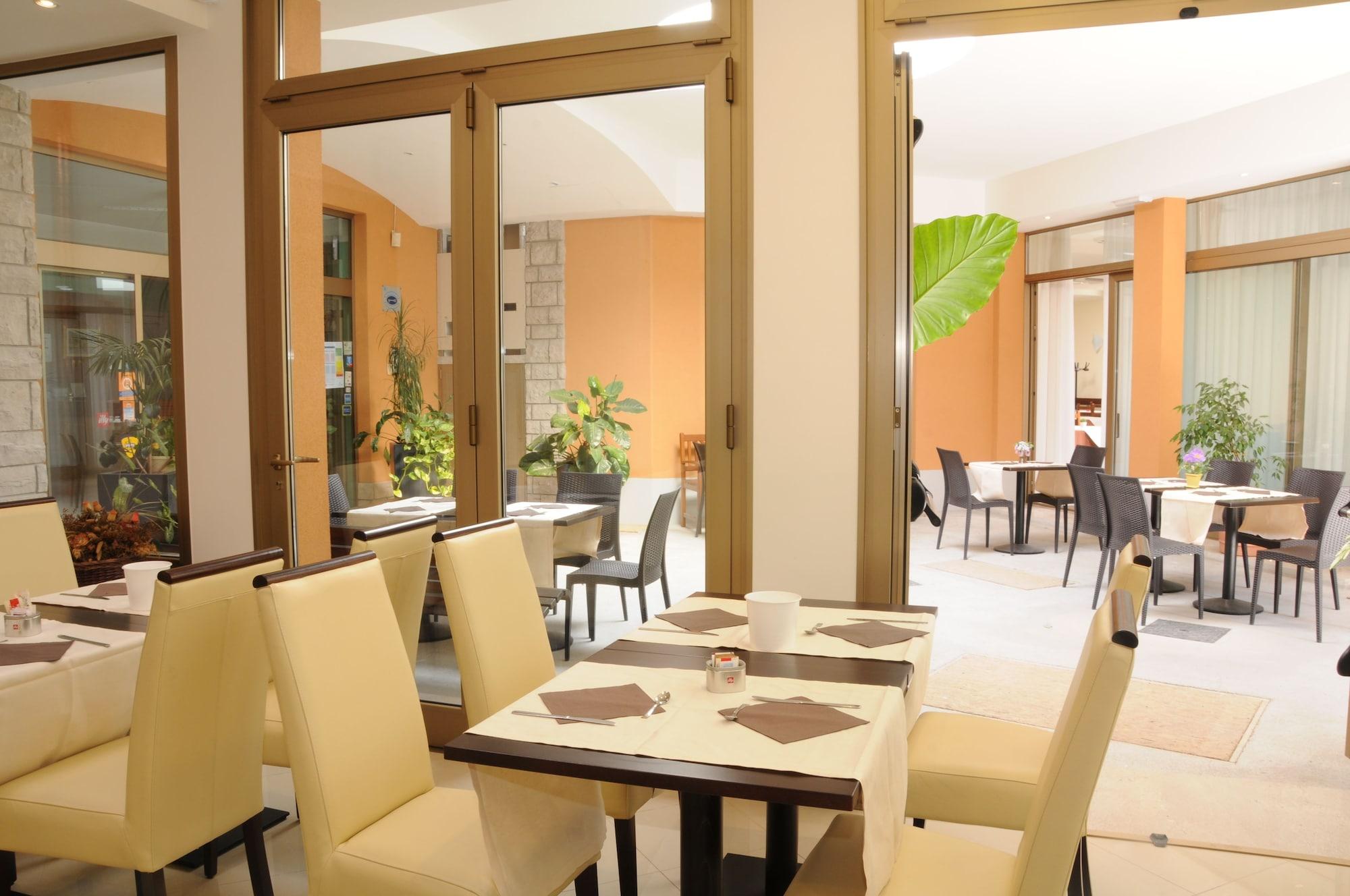 Hotel Sonia Aquilinia Экстерьер фото